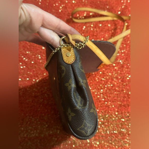 Authentic Louis Vuitton Favorite MM Monogram Crossbody Bag - Picture 5 of 13